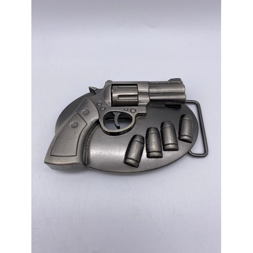 389 - CONTEMPORARY REVOLVER BELT BUCKLE AND MINIATURE ANVIL