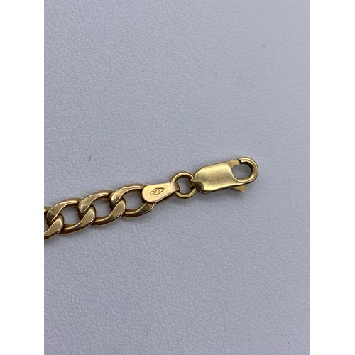 452 - 9CT GOLD FLAT CURB LINK BRACEET WITH LOBSTER CLAW FASTENER 18CM LONG 3.6G APPROX