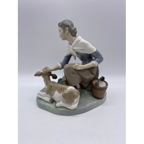 224 - LLADRO “CARESSING A LITTLE CALF” FIGURE A/F