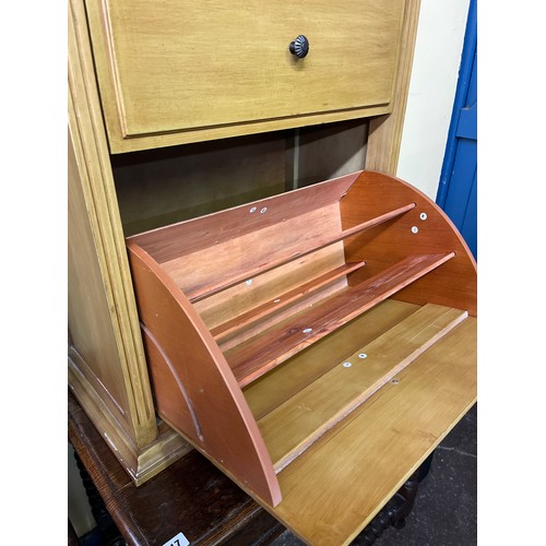 16 - FAUX DRAWER FRONTED SHOE CABINET