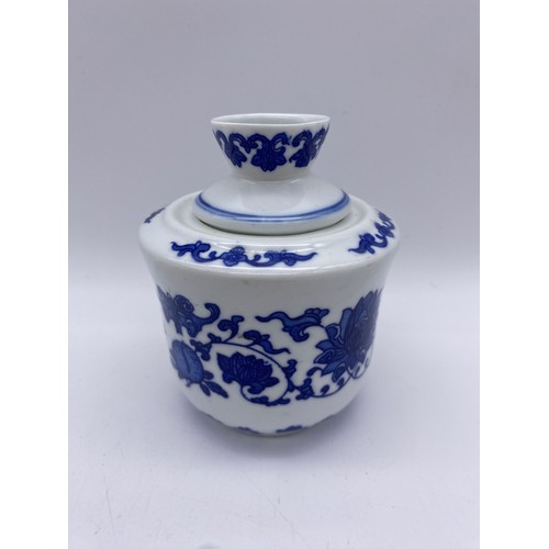 301 - SHELF OF CHINESE BLUE AND WHITE VASES INCLUDING BOTTLE AND DOUBLE GOURD EXAMPLES