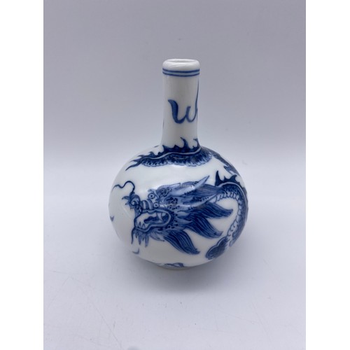 301 - SHELF OF CHINESE BLUE AND WHITE VASES INCLUDING BOTTLE AND DOUBLE GOURD EXAMPLES