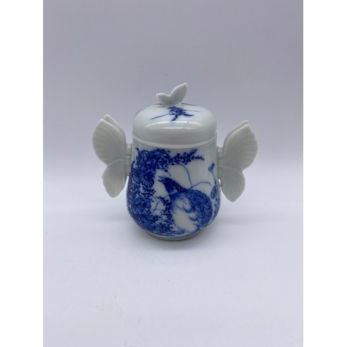 301 - SHELF OF CHINESE BLUE AND WHITE VASES INCLUDING BOTTLE AND DOUBLE GOURD EXAMPLES