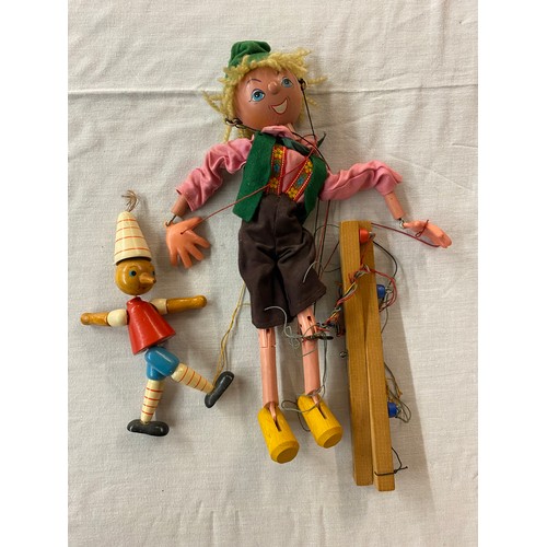 313 - PELHAM PUPPET AND ELASTICATED PUPPET