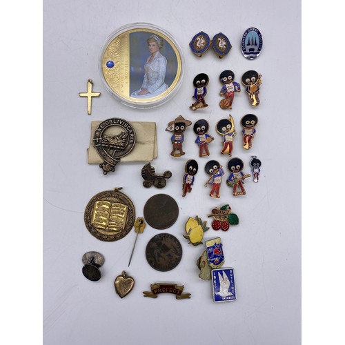 514 - BAG OF GOLDEN SHRED ADVERTISING LAPEL BADGES AND OTHERS, AND WATERLOO COMMEMORATIVE COIN, LONDON MIN... 