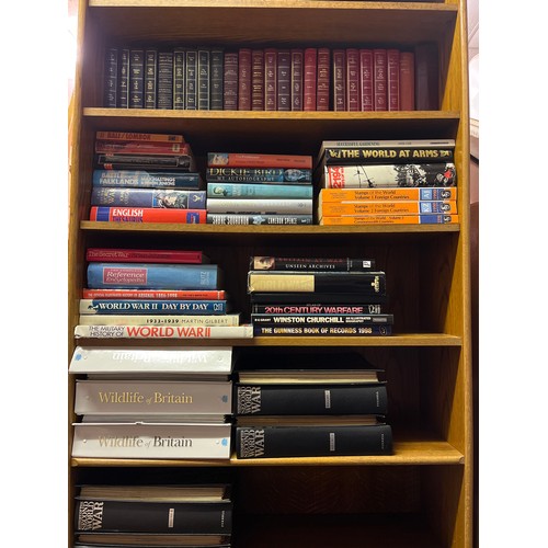 172 - SELECTION OF ASSORTED HARDBACK BOOKS, READERS DIGEST, NOVELS, WWII VOLUMES, WILDLIFE, STANLEY GIBBON... 