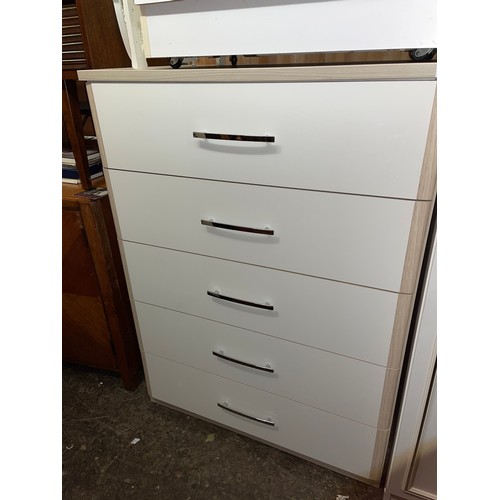 95 - CONTEMPORARY GREY ASH AND WHITE GLOSS FIVE DRAWER CHEST