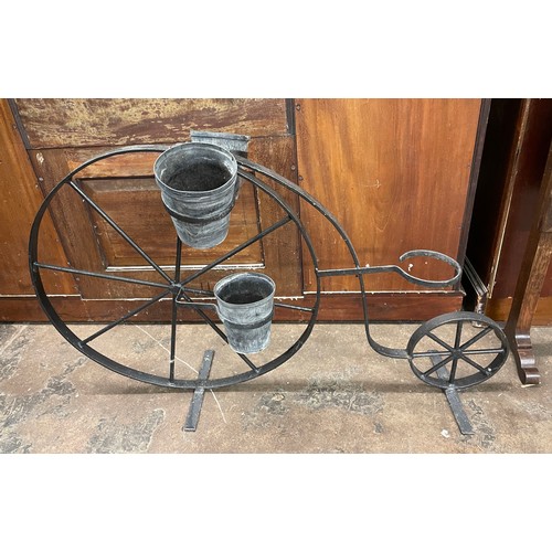 89 - PATIO PENNY FARTHING PLANT POT HOLDER