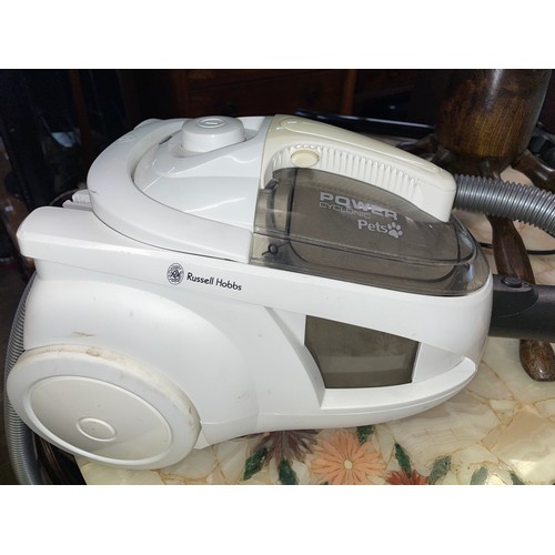 66 - RUSSELL HOBBS CYLINDER VACUUM CLEANER