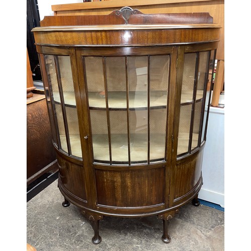 1 - EARLY 20TH CENTURY MAHOGANY BOW FRONTED GLAZED CABINET ON CABRIOLE LEGS