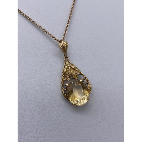 528 - 9CT GOLD CITRINE CLAW SET TEAR DROP PENDANT ON TRACE CHAIN 5G APPROX OVERALL