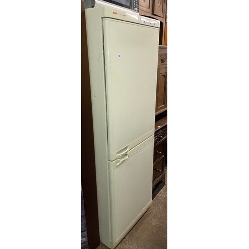 18 - BOSCH FRIDGE FREEZER