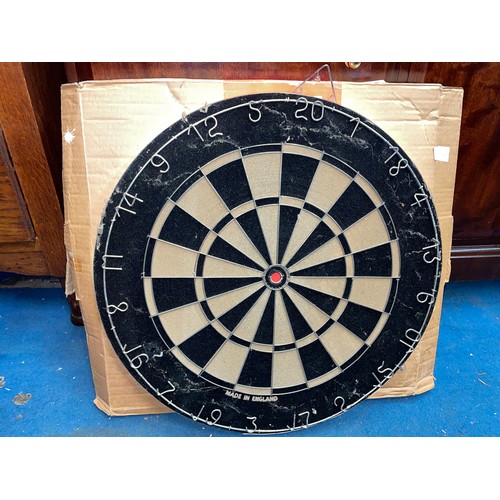 50 - FLOCK FINISH DART BOARD