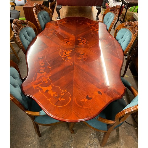 154 - REPRODUCTION ITALIAN STYLE SERPENTINE DINING TABLE WITH UPHOLSTERED CHAIRS