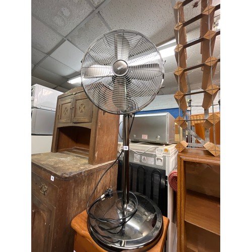 15 - STAINLESS STEEL LOGIK PEDESTAL OSCILLATING FAN