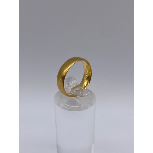 536 - 22CT GOLD WEDDING BAND SIZE J 4.6G APPROX