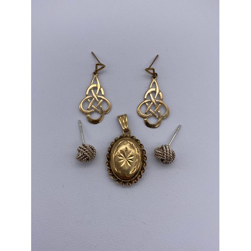 550 - 9CT GOLD OVAL ENGRAVED LOCKET, PAIR OF UNMARKED CELTIC DROPPER EARRINGS, AND PAIR OF SILVER KNOT BAL... 