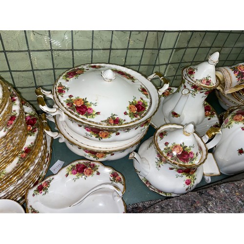 348 - TWO SHELVES OF ROYAL ALBERT OLD COUNTRY ROSES BONE CHINA TABLE WARES, SOME AS FOUND