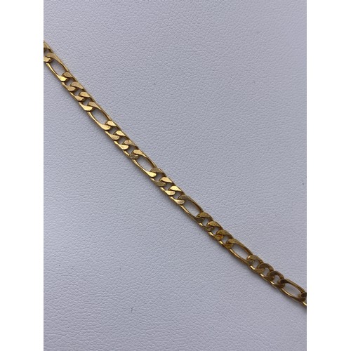 556 - 9CT GOLD FLAT CURB LINK CHAIN WITH LOBSTER CLAW FASTENER 7.3G APPROX