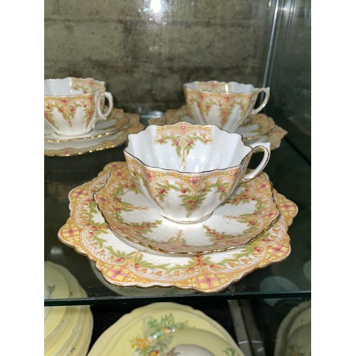 377 - PART VICTORIAN RIBBED TEASET AND YELLOW BIRD PATTERN DINNER SERVICE