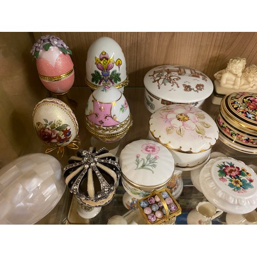 420 - SHELF OF PORCELAIN NOVELTY EGGS, PILL BOXES, AND TRINKET BOXES