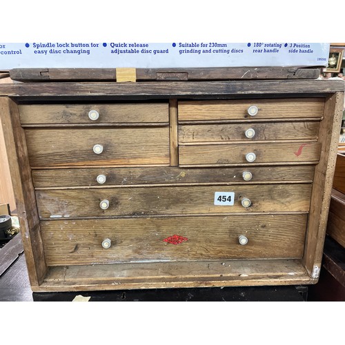 454 - SMALL MULTI DRAWER NESLEIN TOOLCHEST CONTAINING GAUGES, CALLIPERS, ETC