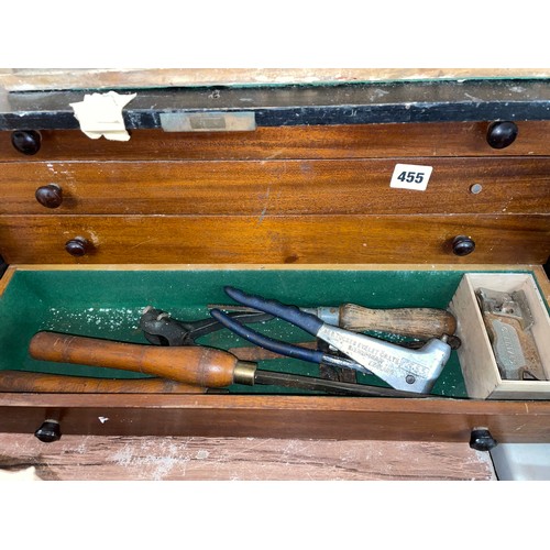 455 - LARGER TOOL CHEST CONTAINING CHISELS AND VARIOUS TOOLS