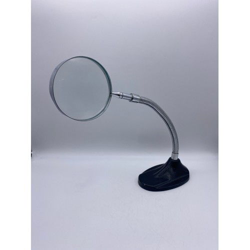 627 - ADJUSTABLE MAGNIFIER ON BLACK ENAMELLED BASE