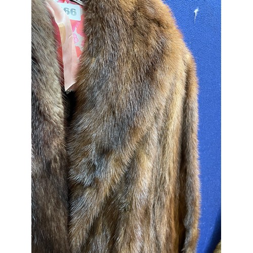 466 - FUR THREE QUARTER LENGTH FUR COAT AND MATCHING STOLE