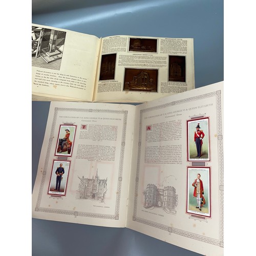 645 - ALBUM OF FAMOUS BUILDINGS AND MONUMENTS OF BRITAIN WITH 50 METAL PLAQUES AND THE JOHN PLAYERS AND KI... 