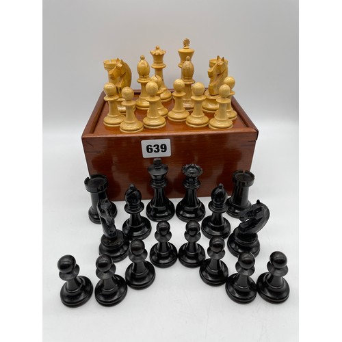 639 - MAHOGANY BOX OF WOODEN CHESS PIECES