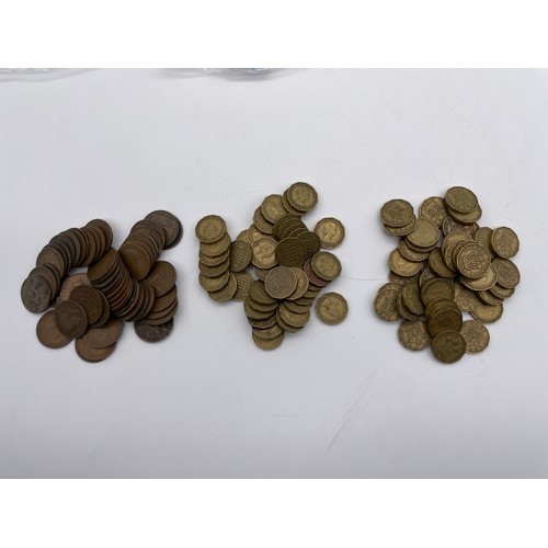 722 - BAG OF 40 X GEORGE VI 3D PIECES, 40 X QUEEN ELIZABETH II 3D PIECES AND MIXED HALF PENNIES