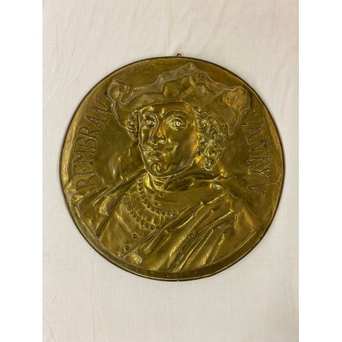 621 - LARGE BRASS BAS RELIEF WALL HANGING OF REMBRANT 62CM DIAMETER