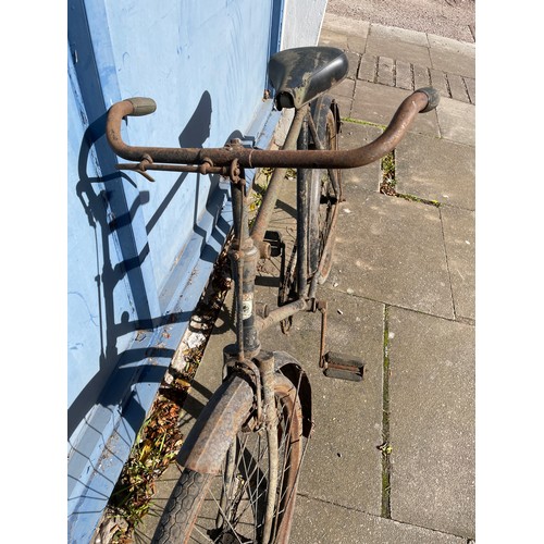 81 - VINTAGE GUNDLE BICYCLE