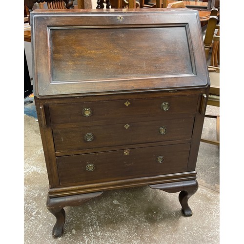 14 - MAHOGANY COMPACT THREE DRAWER BUREAU