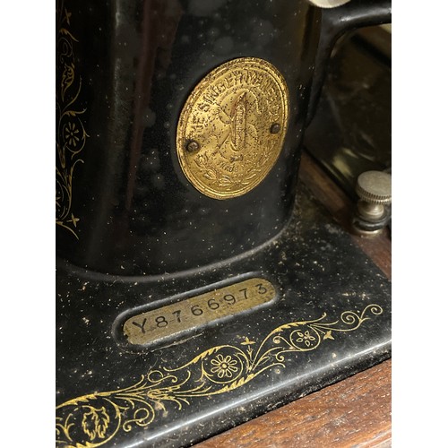 154 - OAK DOME CASED SINGER MANUAL SEWING MACHINE