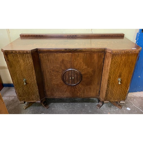 33 - 1930S OAK DRAWER LEAF DINING TABLE ON CARVED CROSS STRETCHER LEGS WITH MATCHING INVERTED BREAK FRONT... 