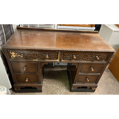 5 - OAK KNEEHOLE DRESSING TABLE