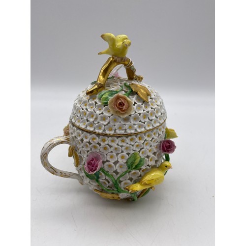 586 - MEISSEN SCHNEEBALLEN PORCELAIN SNOW BALL BOWL, AND A CUP AND COVER WITH BIRD FINIAL AS FOUND