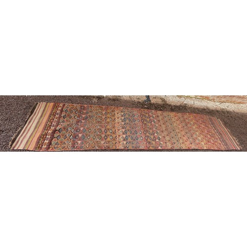 15 - MULTI COLOURED PATTERNED CARPET RUNNER 409 x 94cm