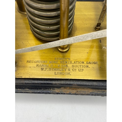 430 - EDNEYS RECORDING LINE VENTILATION GAUGE BY WF STANLEY AND CO OF LONDON NUMBER 582