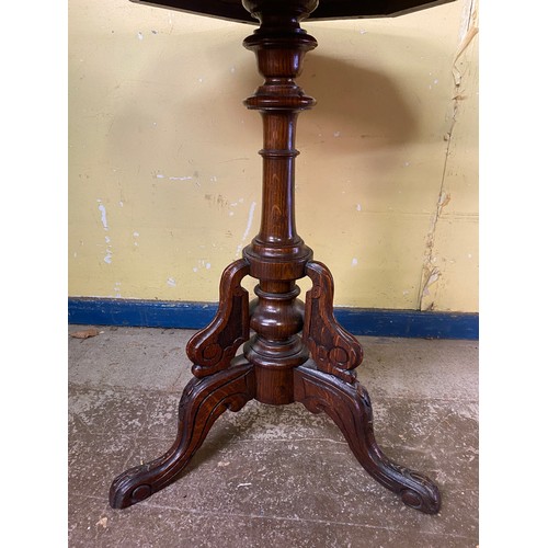 137 - OAK OCTAGONAL TOPPED TRIPOD TABLE