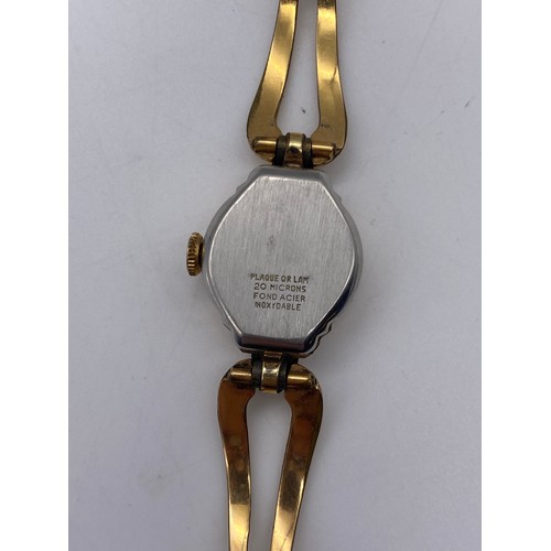 550 - LADIES FESTINA CIRCULAR WRIST WATCH ON LINK BRACELET STRAP