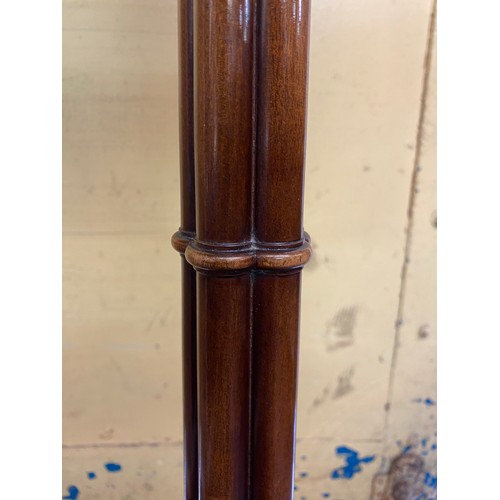 139 - REPRODUCTION MAHOGANY CLUSTER COLUMN TRIPOD CANDLE STAND