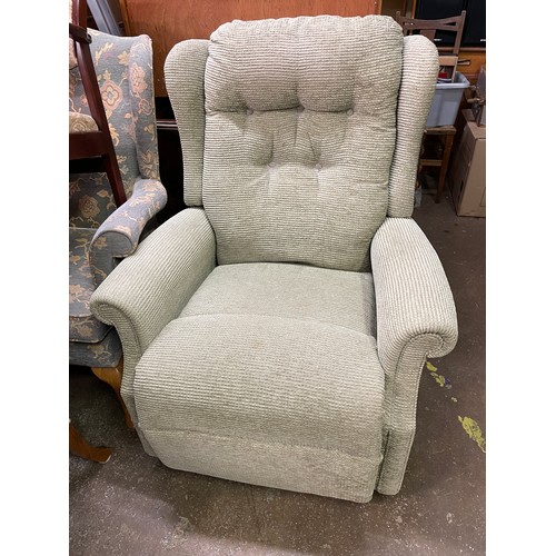 117 - MINT GREEN BUTTON FABRIC ELECTRIC RISER RECLINER CHAIR