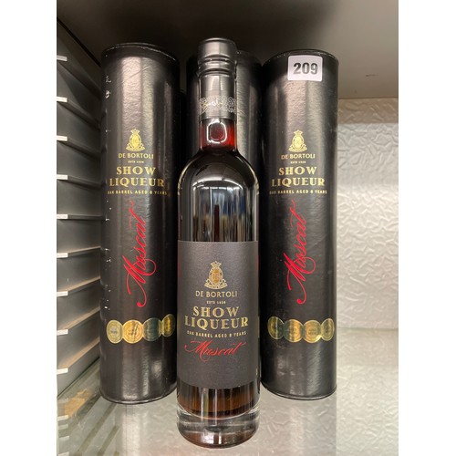 209 - SIX BOTTLES OF DE BORTOLI EIGHT YEAR SHOW LIQUEUR