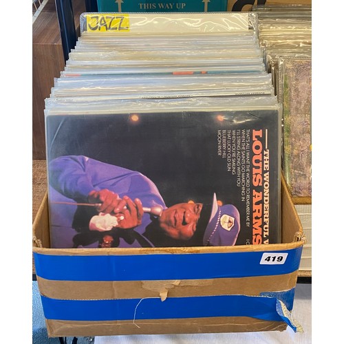 419 - BOX OF VINYL LP RECORDS JAZZ - ELLA FITZGERALD, DEXTER GORDON, QUINCY JONES, JERRY MULLIGAN, AND OTH... 