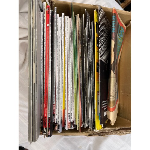 440 - BOX OF MIXED MUSICAL PERIODICALS AND MAGAZINES THE STORY OF POP, CLASSIC POP, HISTORY OF ROCK, ETC