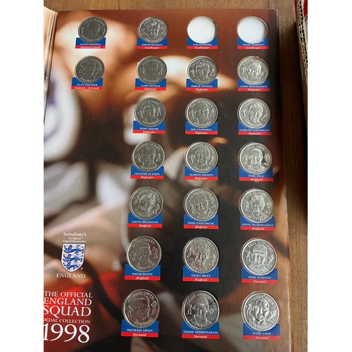 653 - 1998 FOOTBALL MEDAL COLLECTION