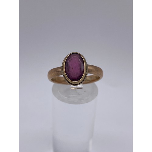 611 - 9CT GOLD OVAL AMETHYST RING 3.7G APPROX